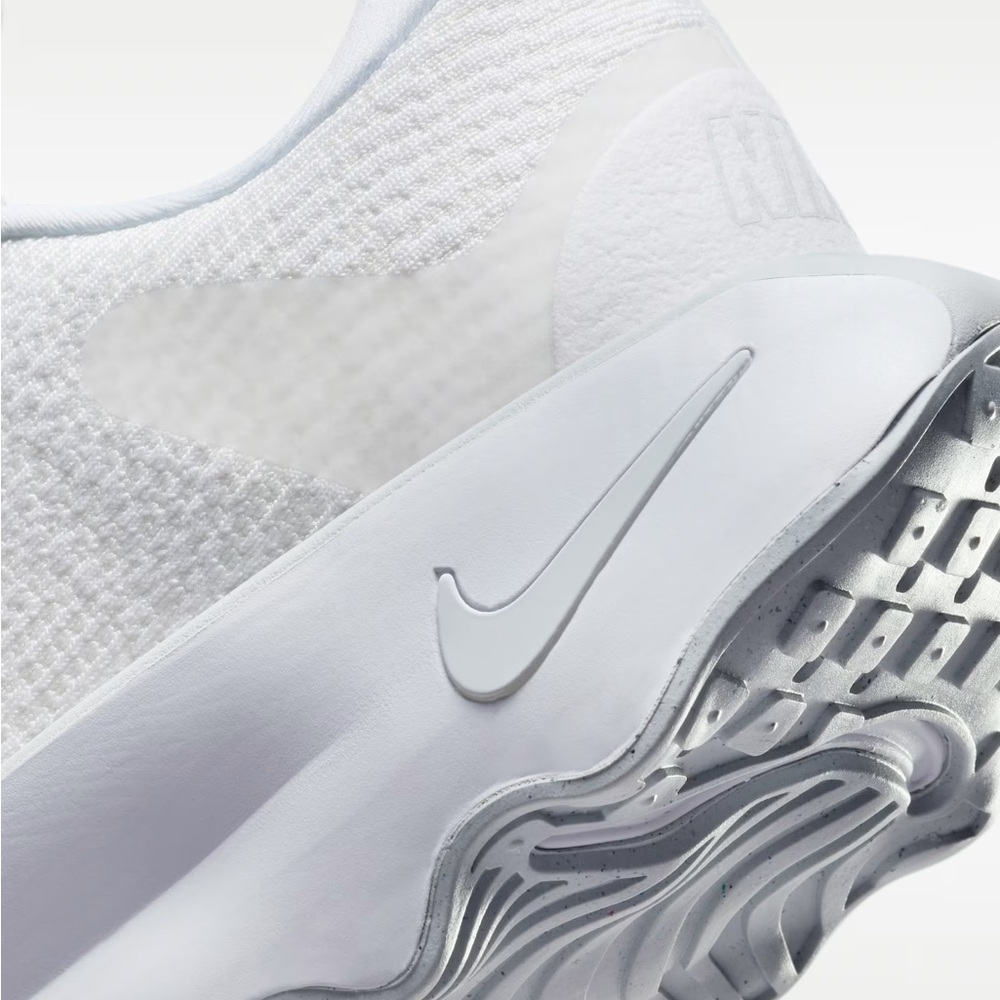 Brand New Nike Motiva “Pure Platinum” Women's Walking Shoes DV1238-106 - Picture 8 of 10